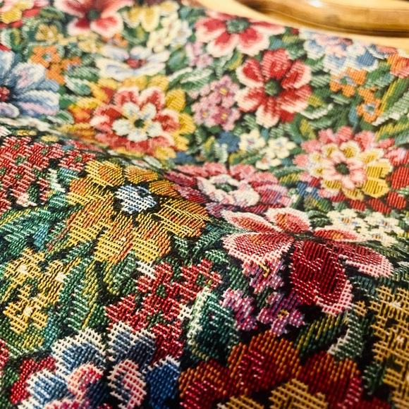 Vintage Floral Tapestry and Wooden Handle Handbag - Picture 2 of 15